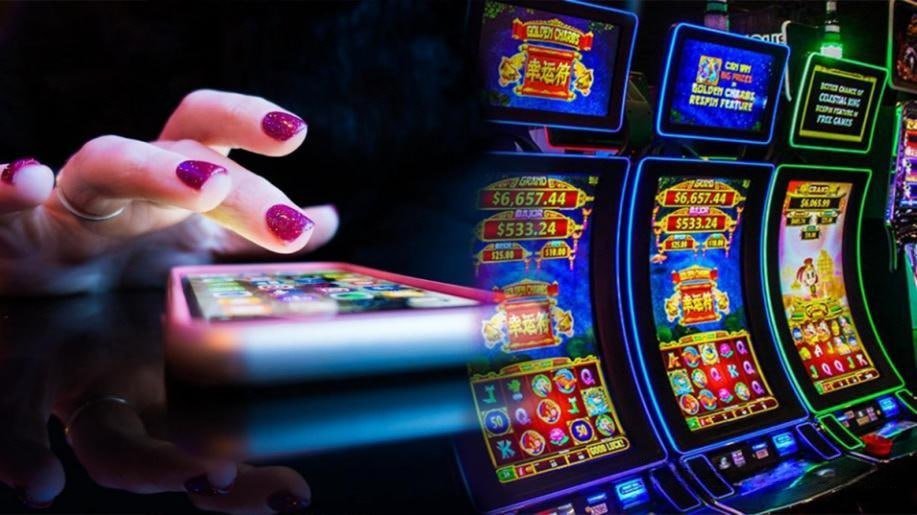 JJJ3 Sportsbook တွင် Esports နှင့် အားကစားပွဲများကို မိုဘိုင်းဖုန်းဖြင့် လောင်းကစားနေသည့် မြင်ကွင်း